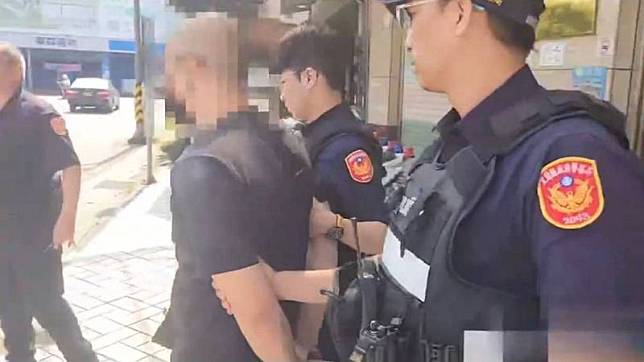 羅東商業大樓疑遭男子縱火 嫌犯當場被逮