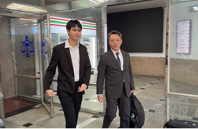 Andy老師（左）今以證人身分出庭。呂健豪攝