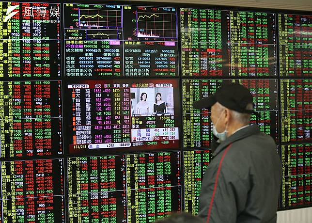 ETF的配息率並不代表報酬率，每次配息都可能因為市場變化而有所不同，投資人不宜只憑單次配息推估未來表現。（柯承惠攝）