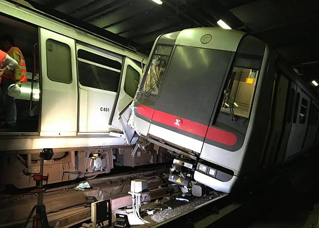 港鐵荃灣線去年發生列車相撞事故，信號系統更換工作需要煞停。