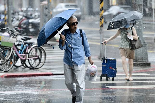 氣象專家預測下周秋颱高機率生成，北部、東北部雨勢較為明顯。（資料照片／張哲偉攝）