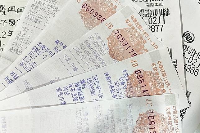 財政部今天公布，今年7、8月統一發票還有5張千萬特別獎，以及4張200萬元特獎還沒領。僅為示意圖。（資料照片／劉宇珊攝）