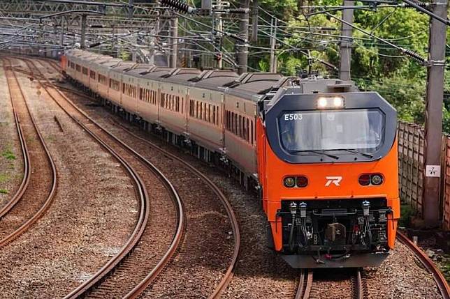 台鐵也爆霸凌！圖為台鐵E500電力機車。(資料照)