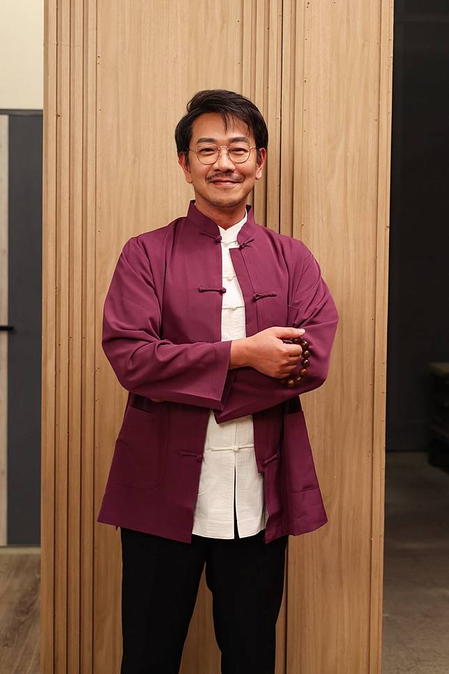 江俊翰為了角色刻意壓低聲線。民視提供