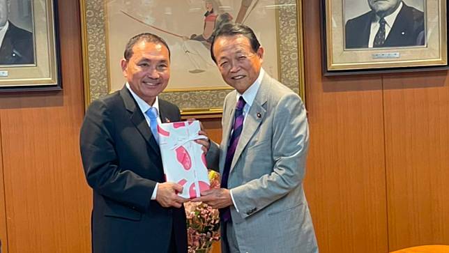 國民黨總統參選人侯友宜今與日本前首相麻生太郎閉門會談。讀者提供
