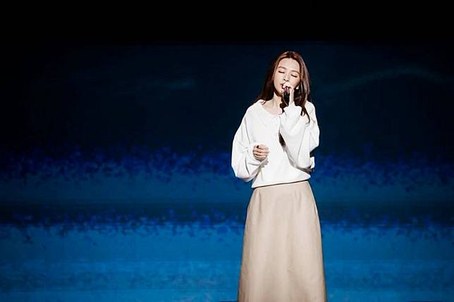 田馥甄在金曲獎頒獎典禮現場袁惟仁組曲，一度哽咽到出現走音，但卻被網友大讚是今年最精彩的演出。（翻攝自田馥甄臉書）