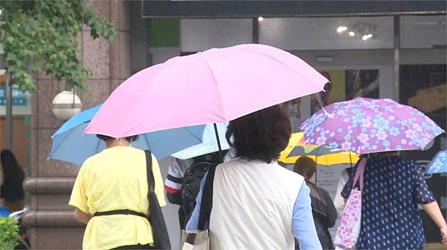 氣象署提醒，今鋒面、東北季風夾擊，基北宜變天防大雨。圖／台視新聞（資料畫面）