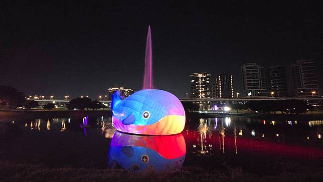粉嘻鯨現蹤新北大都會公園 打造春日夢幻視覺饗宴