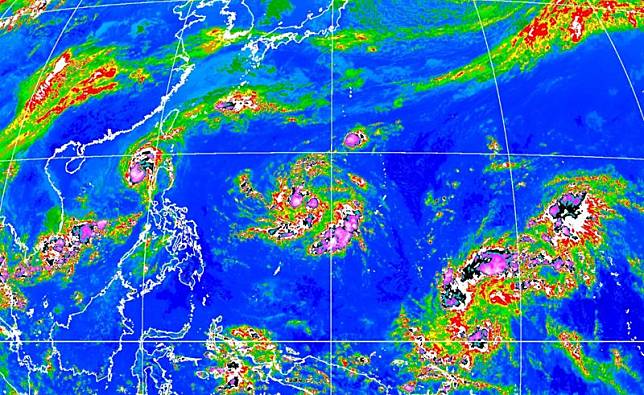 中度颱風銀杏不會直接對台灣造成影響，不過未來菲律賓東方外海至關島東方一帶，可能有2個以上的熱帶系統發展的趨勢。（中央氣象署提供）