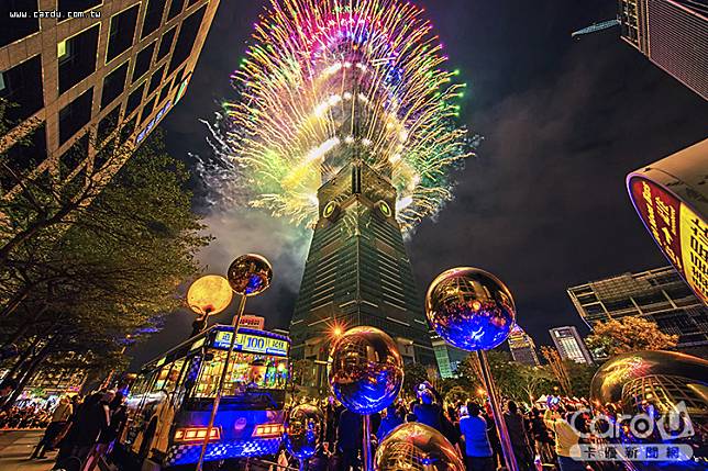 101煙火成為全球注目焦點，今年以台灣冠軍精神展演6分鐘(圖/台北101　提供)