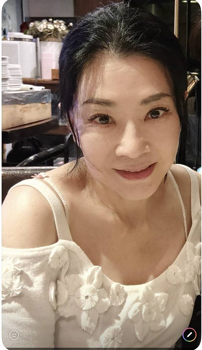 蔣黎麗面對家中女傭一再說要轉出的理由，覺得很搞笑。(蔣黎麗提供)