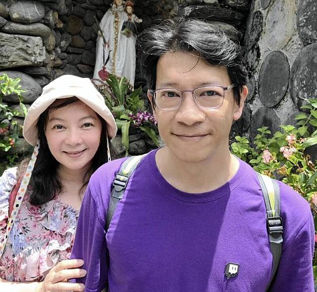 谷懷萱(左)和老公徐展元。(翻攝臉書)