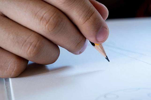 「丸」字那一點什麼時候要改成要凸出去？貼文一出引起熱烈討論。（示意圖，Pixabay）