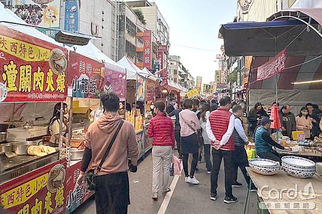 天津路年貨大街主題為天降金蛇津采迎春，進駐超過百攤(圖/台中市政府　提供)