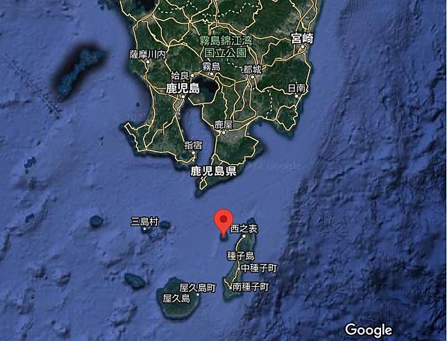 日本開發馬毛島(圖標位置)為駐日美軍航艦艦載機「陸地模擬航空母艦甲板起降訓練」整備地，傳已派出2艘工程船開始作業。   圖：翻攝Google Ma