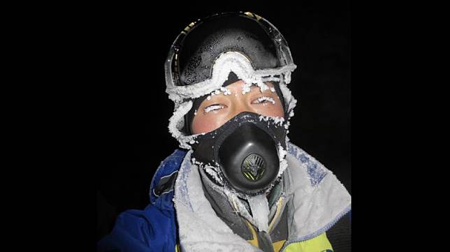 極地超馬選手陳彥博在臉書上秀出一張在極地比賽時的照片，超震撼的畫面，讓網友忍不出說：眼淚噴出來！(圖／翻攝陳彥博臉書)