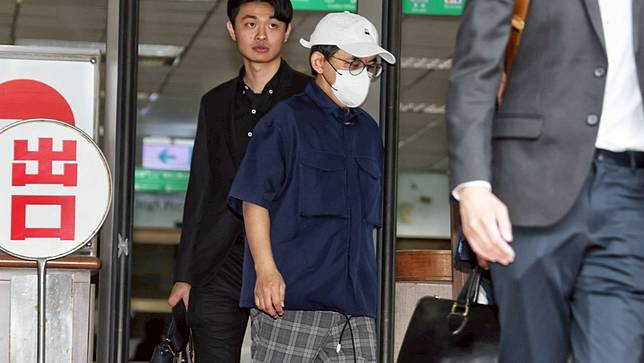 藝人黃子佼赴高等法院開庭結束。周永受攝