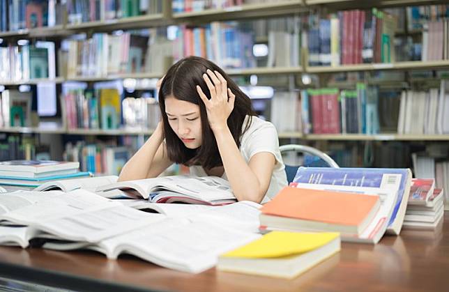 พักผ่อนด่วน! 4 อาการความเครียดสะสม ในวัยเรียน – ร่างกายแย่ อ่านหนังสือไม่รู้เรื่อง