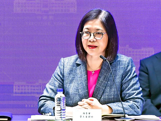 管碧玲在臉書發文表示，「這次的錯被打趴，（海巡）是應得的！」但也強調，太陽升起就要向前走。（圖：管碧玲臉書）