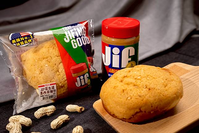 OKmart將JIF花生醬加入熱銷的墨西哥奶酥外皮，每一口都嚐得到濃郁花生香。（圖片提供/OKmart）