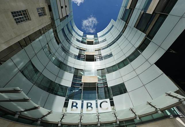 英國公共廣播公司《BBC》面臨財務危機。（翻攝BBC News臉書）