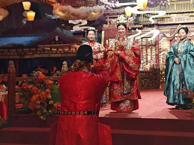 A Sino-French wedding ceremony is held in Jincheng City, north China's Shanxi Province, Oct. 21, 2024. (Xinhua/Chen Zhihao)