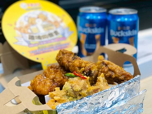▲吃炸雞怎麼能少了啤酒！「bb.q CHICKEN」慶周年及雙展店推出全新「雞啤套餐」