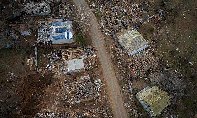 亞科夫利夫卡空拍照，許多建築物被摧毀，重建工作進行中｜Photo Credit: Reuters / 達志影像