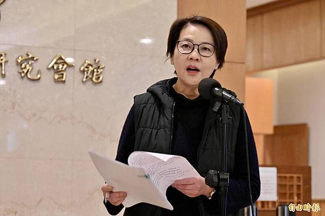 針對民眾黨前主席柯文哲因2024總統大選政治獻金申報，遭監察院裁罰並沒入一事，時任競選總幹事、民眾黨立委黃珊珊今(20)日在立法院表示，監察院顯有違失，將依法提申訴救濟。(記者叢昌瑾攝)