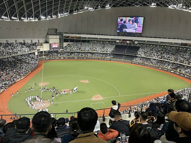 日本職棒讀賣巨人隊上周來台，並於周末在台北大巨蛋進行「90週年紀念台灣試合」 圖:顏得智/攝