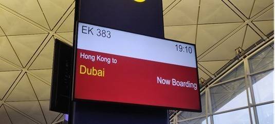 Hour 1 - 香港國際機場上機，由香港到杜拜