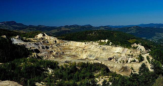 發大財了！山東挖到最大金礦床　592噸黃金、590噸白銀價值近9000億