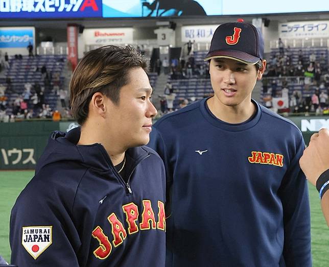 Baseball / Japanese Yamamoto Transfers To Dodgers