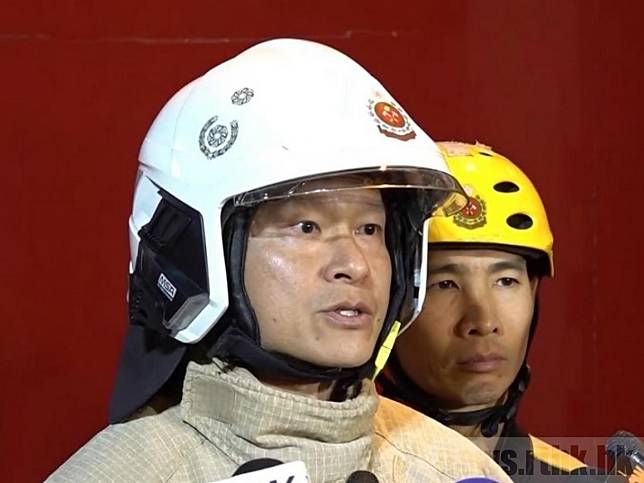 消防處分區指揮官于文陽表示，會調查翻船原因。（港台圖片）