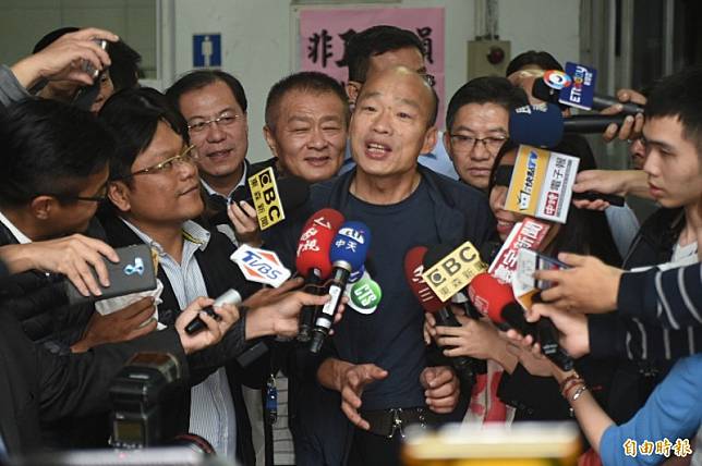 王浩宇PO出韓國瑜照片，指有媒體幾乎用一半的時間在報導他。(資料照)
