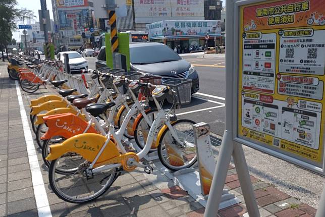 台南市公共自行車YouBike 2.0三百站點設置進度十三日提前達標，使用人次突破一百四十萬人次。（記者吳孟珉攝）