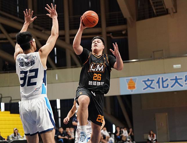 黎明學院史魯齊13分。大專體總提供。下同。