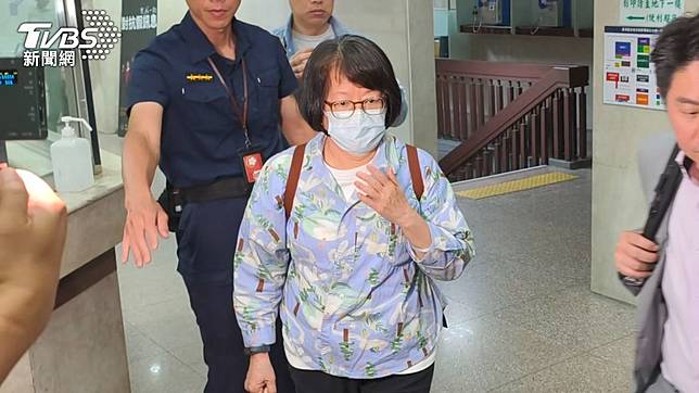 聯華鋁業財務楊素梅15萬元交保。（圖／陳冠宇攝）