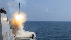 2026年2月28日，美國海軍伯克級飛彈驅逐艦布萊克號（USS Delbert D. Black）發射戰斧飛彈，參與美國對伊朗的史詩怒火行動。路透社