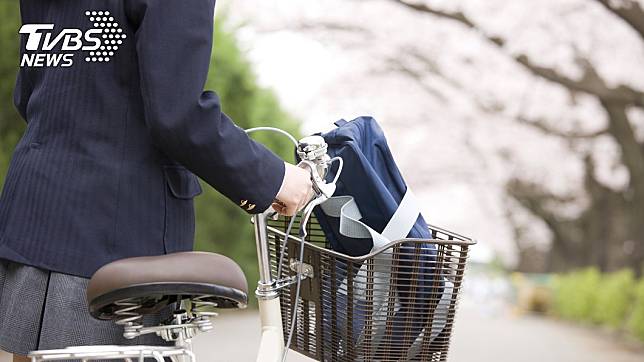 許多學生會選擇半工半讀！（示意圖／shutterstock達志影像）