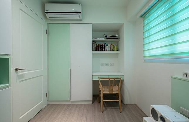 
2.簡單又自然的小清新配色，非常適合作為學生的房間，沒有很多的干擾因素，可以安心學習和閱讀。

Credits: homify / <a href=