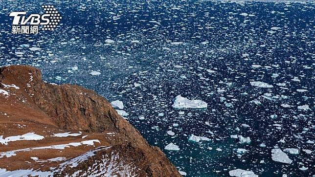南極洲海冰面積加速融化創歷史新低。（圖／達志影像美聯社）
