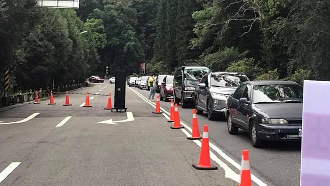 日月潭湧車潮。（圖／翻攝自爆料公社）