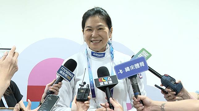 世壯運》奧運金牌改當銳劍女神！陳怡安獲大陣仗報導先與媒體開心玩自拍