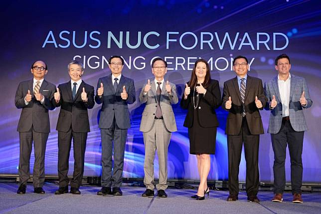 華碩與英特爾今（2）日舉行簽約儀式，正式交接Intel® NUC新一代運算單元業務。 圖：ASUS/提供