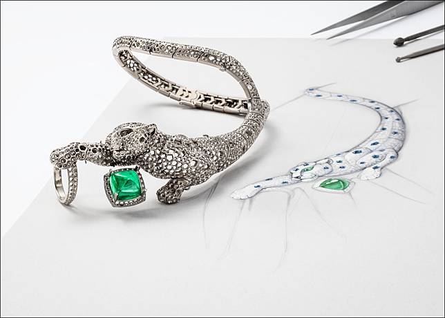 Cartier Nature Sauvage Panthere Jaillissante bracelet/ring: white gold, emerald, sapphire spots,onyx nose, emerald eyes, diamonds