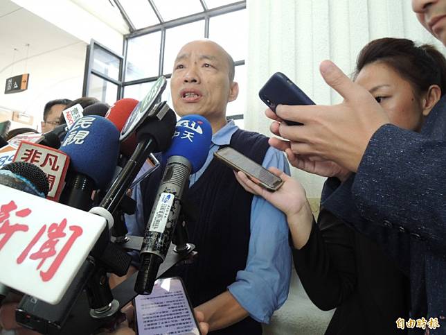 高雄市長韓國瑜今天下午發出聲明，針對吳子嘉一再毫無實證的不實指控，將委請律師準備提起誹謗告訴。(記者王榮祥攝)
