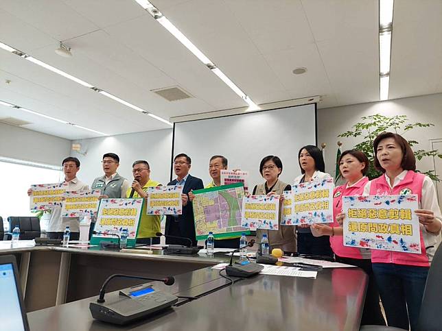盧秀燕宣布水湳要蓋大巨蛋，台中議會民進黨團批評，議會理性討論，卻遭側翼惡意剪接，抹黑成反對。（圖：寇世菁攝）