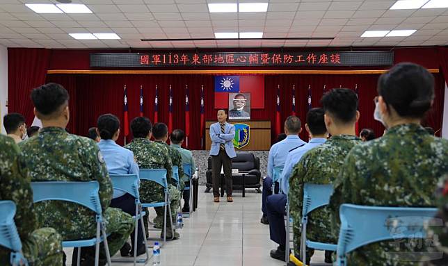 柏副部長主持「國軍東部地區心輔暨保防工作座談」。（軍聞社記者莊家豪攝）