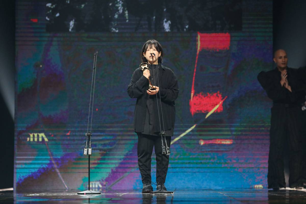 金曲35／「草東沒有派對」連拿兩大獎！ 經紀人喊：希望樂團在 | 緯來娛樂新聞 | LINE TODAY